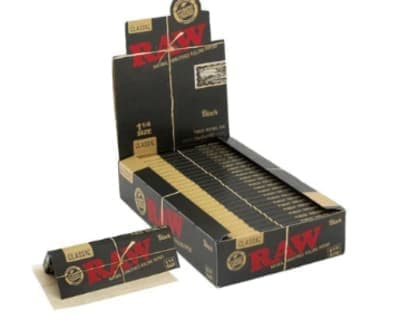 RAW Classic Black - 1 1/4 Rolling Papers